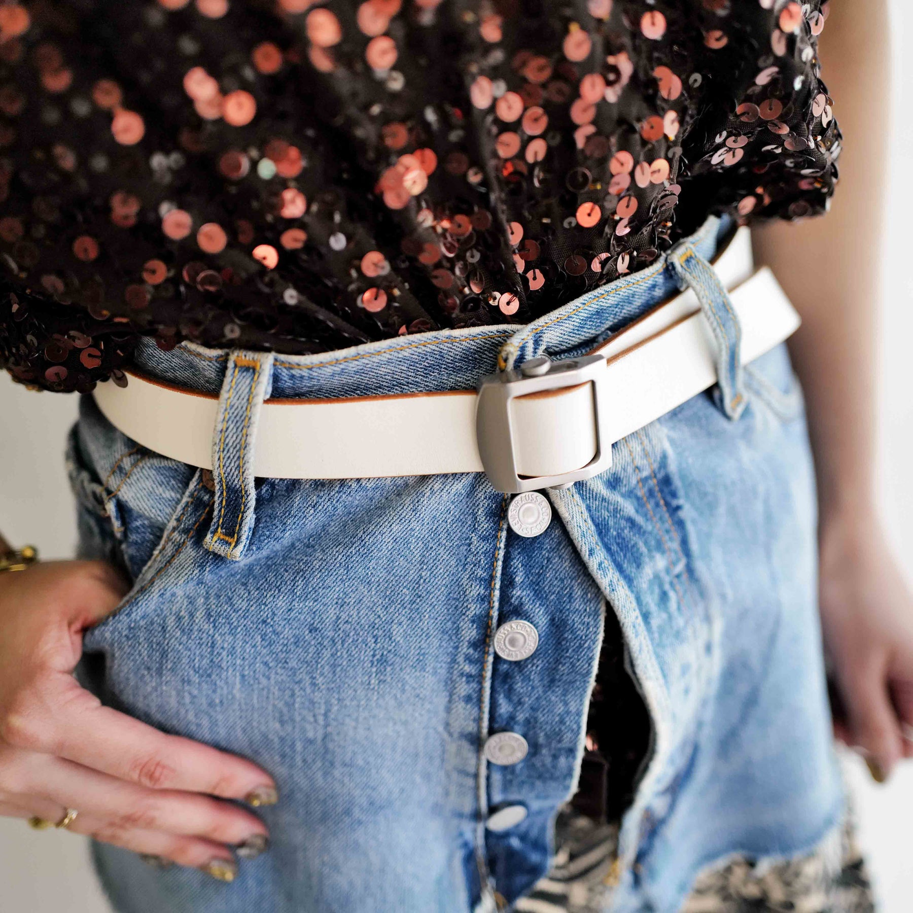 ITTI (イッチ) | HERRIE HOLELESS BELT/THUG(ヘリーホールレスベルト)レザー ガチャ 本革 メンズ レディース バックル ビジネス