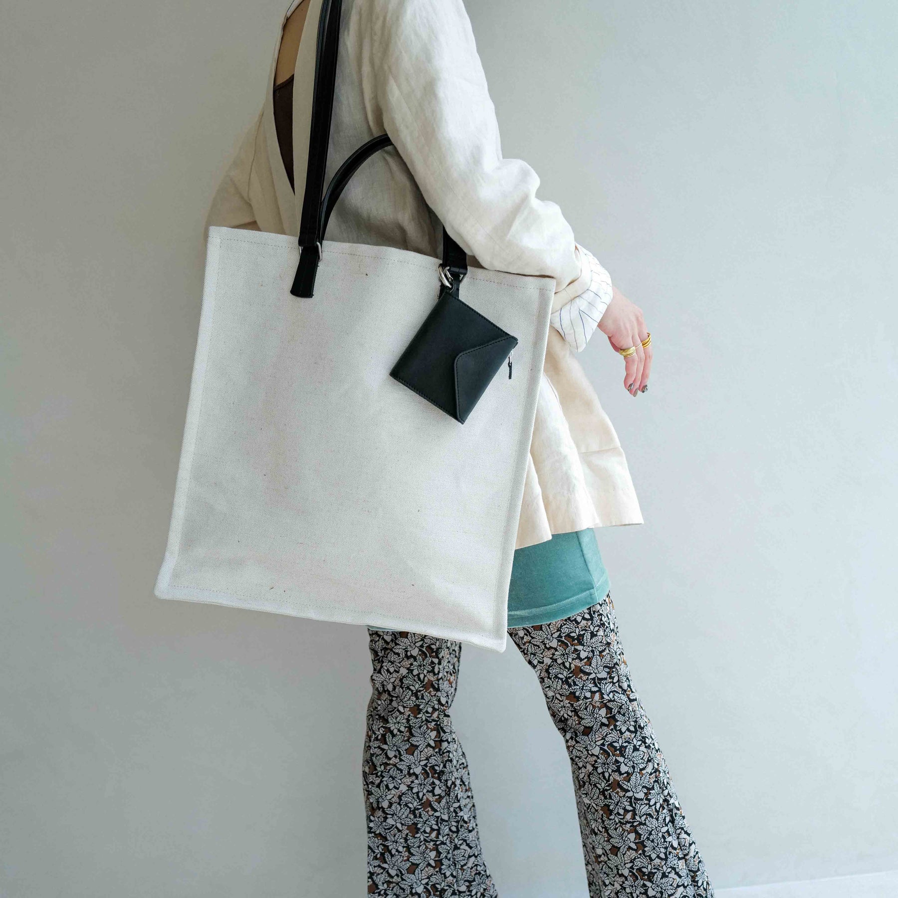 HOME 2HANDLE TOTE (ホーム2ハンドルトートバッグ) - ITTI HOME (イッチホーム) | レザーバッグ・鞄・肩掛け・手持ち・メンズ・レディース・カバン・かばん・ビジネス・ホワイト・白・キャンバス