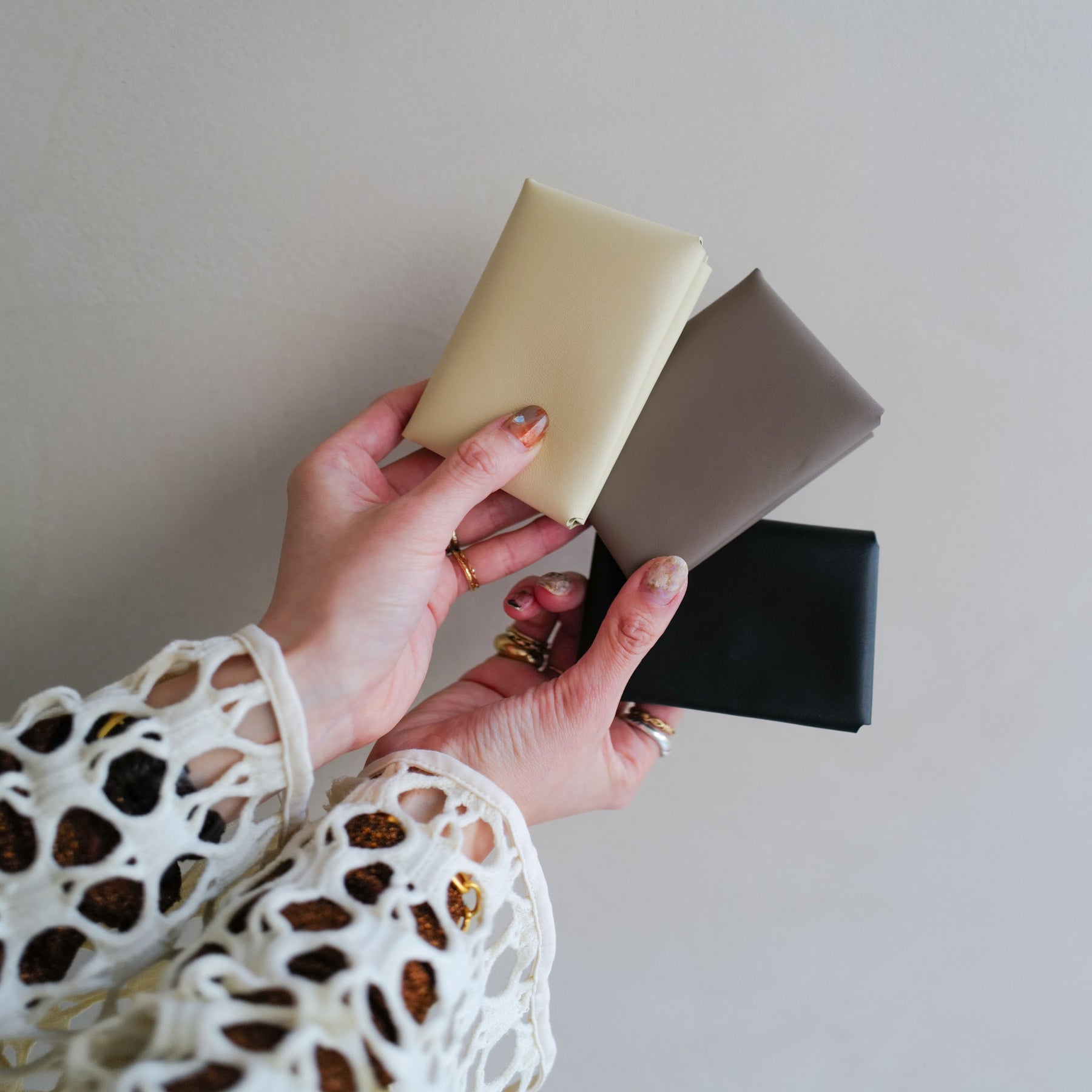 ITTI (イッチ) | HERRIE CARD CASE 40 / RAPTO(ヘリーカードケース/ラプト)レザー 名刺入れ ホルダー 本革 メンズ レディース ビジネス ミニ財布 ブラウン ブラック アイボリー トープ 黒 白 グレージュ 茶色