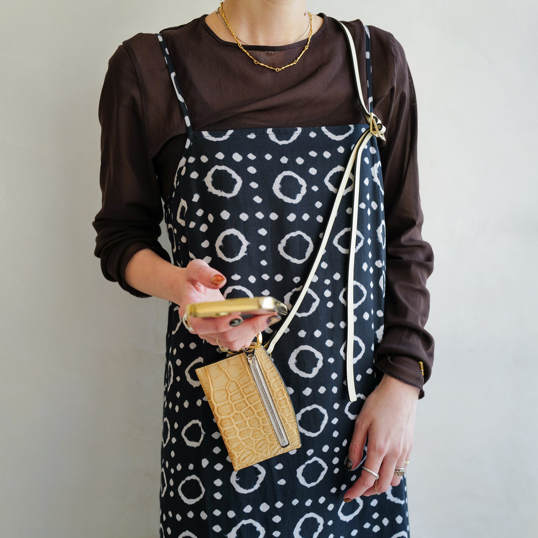 ITTI (イッチ) | HERRIE MULTI SHOULDER STRAP / RAPTO (ヘリーマルチショルダーストラップ/ラプト) カメラ モバイル スマホ 携帯 ホルダー レザー プレゼント 贈り物 ギフト 革紐 サイズ 長さ 調整 ブラック 黒 アイボリー 白 ブラウン 茶色