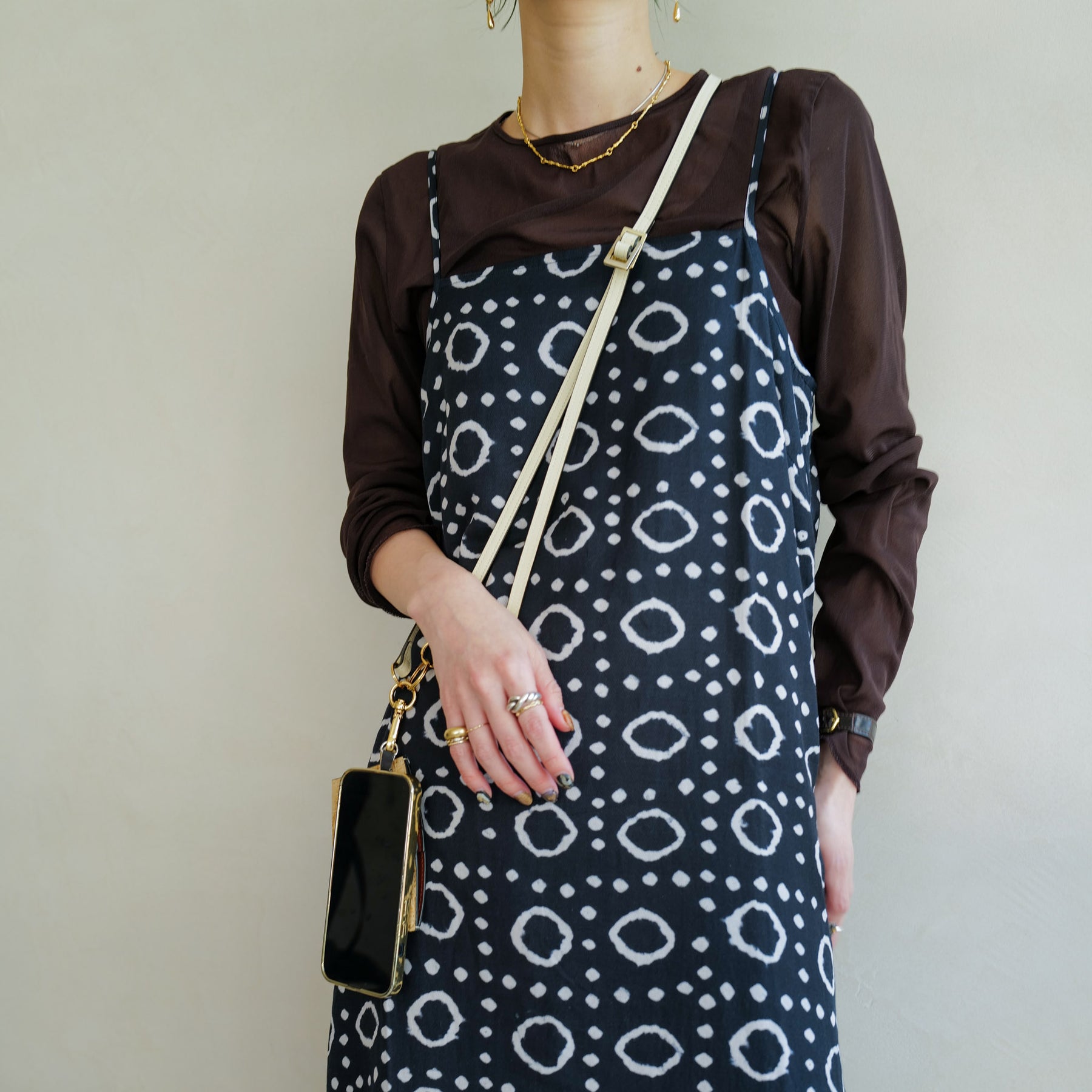 ITTI (イッチ) | HERRIE MULTI SHOULDER STRAP / RAPTO (ヘリーマルチショルダーストラップ/ラプト) カメラ モバイル スマホ 携帯 ホルダー レザー プレゼント 贈り物 ギフト 革紐 サイズ 長さ 調整 ブラック 黒 アイボリー 白 ブラウン 茶色