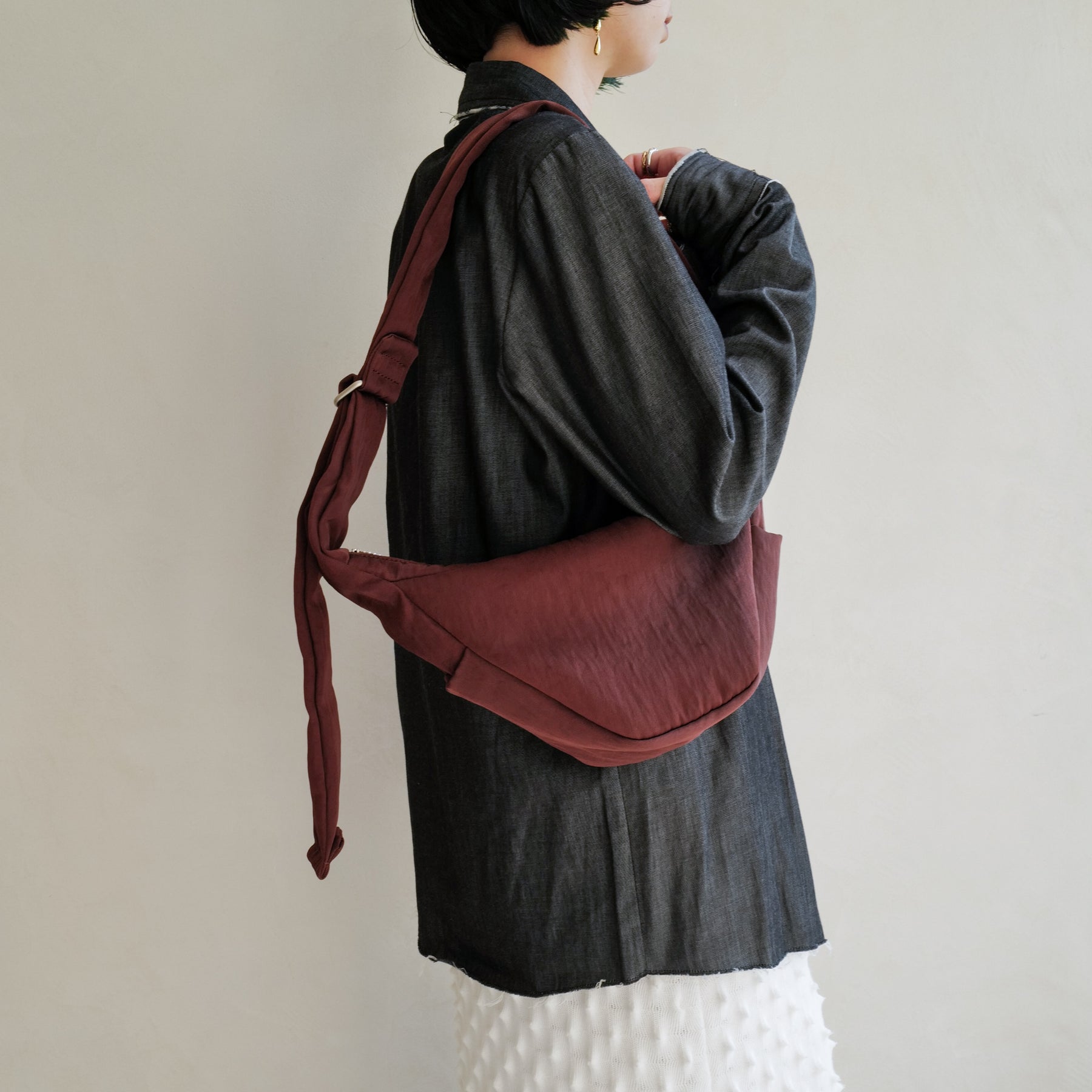 ANNIE PUFFER MINI MOON BAG / CERATO BRIGHT (アニーパファーミニムーンバッグ) - ITTI (イッチ) | 鞄 かばん カバン ナイロン 三日月 メンズ レディース 旅行 斜め掛け ショルダー ブラウン 茶色