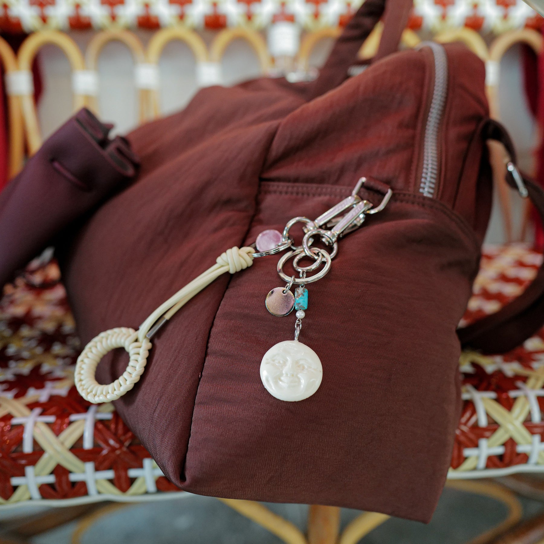 ITTI (イッチ) | CRISTY KNOT FINGER CIRCLE CHARM / RAPTO JP (クリティノットフィンガーサークルサークルチャーム / ラプト) キーホルダー メンズ レディース スマートフォン 携帯 モバイル レザー ブランド アイボリー 白 オフホワイト ナチュラル