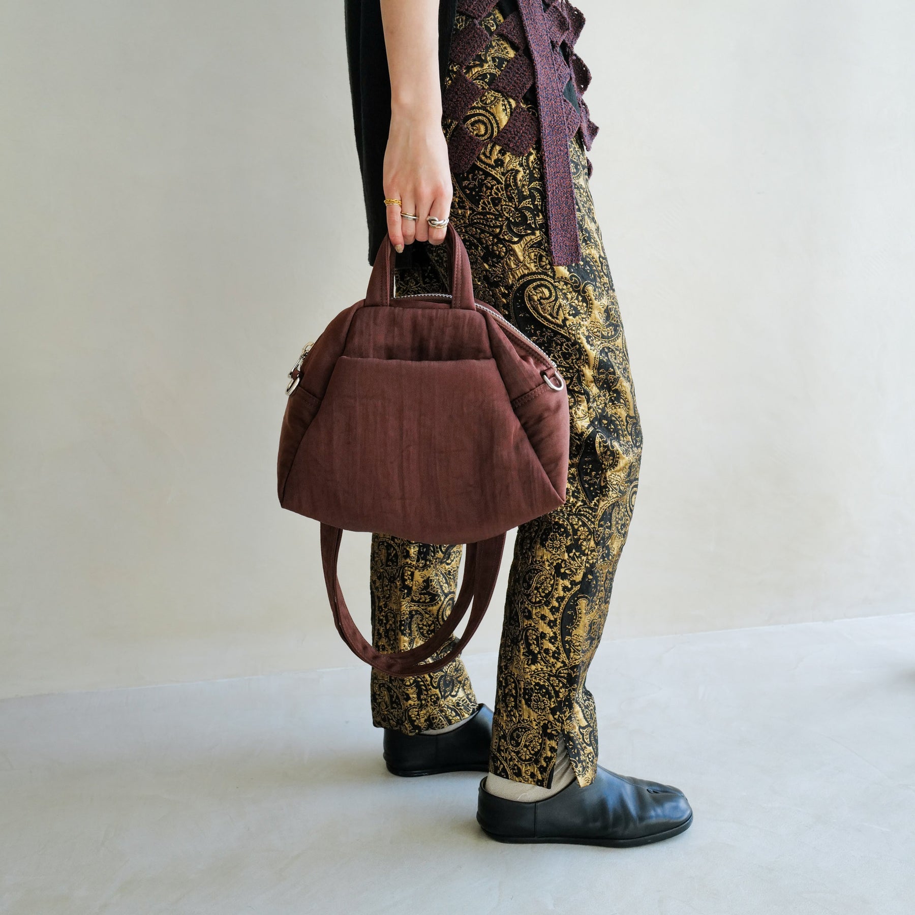 ITTI (イッチ) | ANNIE PUFFER MINI MADISON BAG / CERATO BRIGHT (アニーパファーミニマディソンバッグ / シェラトブライト) | 鞄 斜め掛け 手持ち かばん ミニ カバン ショルダー ナイロン 中綿 旅行 お出かけ 買い物 メンズ レディース ブランド ブラウン 茶色 brown