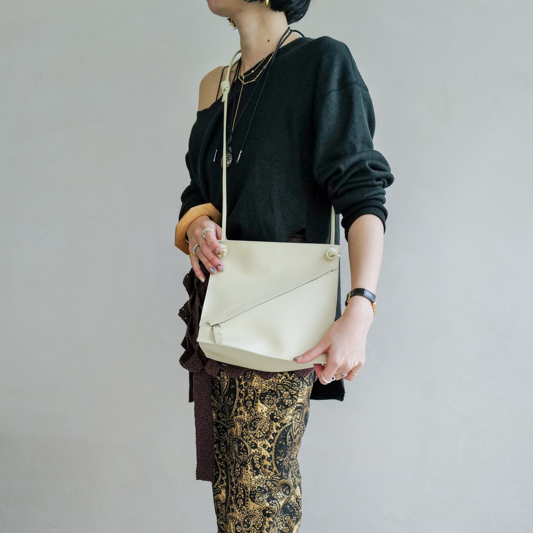 ITTI (イッチ) | HERRIE BOX ONE HANDLE POUCH / RAPTO FLEX (ヘリーボックスワンハンドルポーチ) | 鞄 かばん カバン ショルダー バッグ レザー メンズ レディース ブランド アイボリー オフホワイト 生成り ライト ベージュ オートミール 白