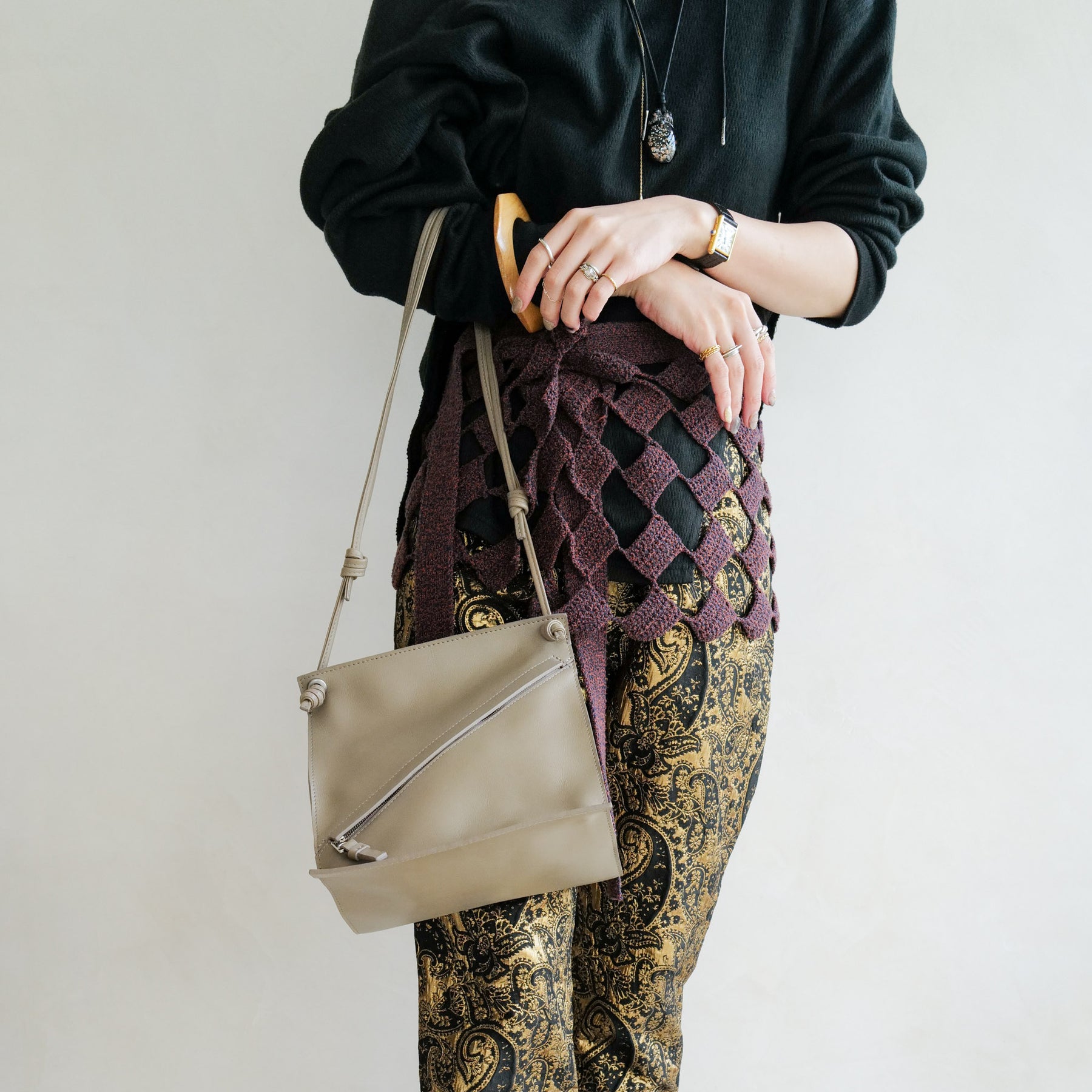 ITTI (イッチ) | HERRIE BOX ONE HANDLE POUCH / RAPTO FLEX (ヘリーボックスワンハンドルポーチ) | 鞄 かばん カバン ショルダー バッグ レザー メンズ レディース ブランド トープ グレージュ ベージュ 茶色 ブラウン