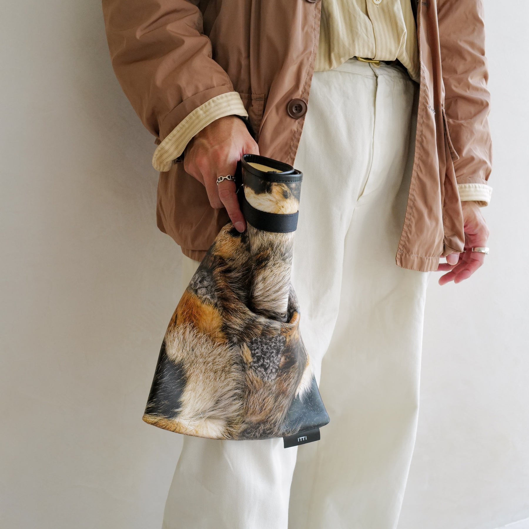 ITTI (イッチ) | ANNIE RICE BAG iii / TOLQ FUR (アニーライスバッグ / トルコファー) | 転写 プリント 鞄 かばん カバン レザー ブランド メンズ レディース 手持ち ハンド