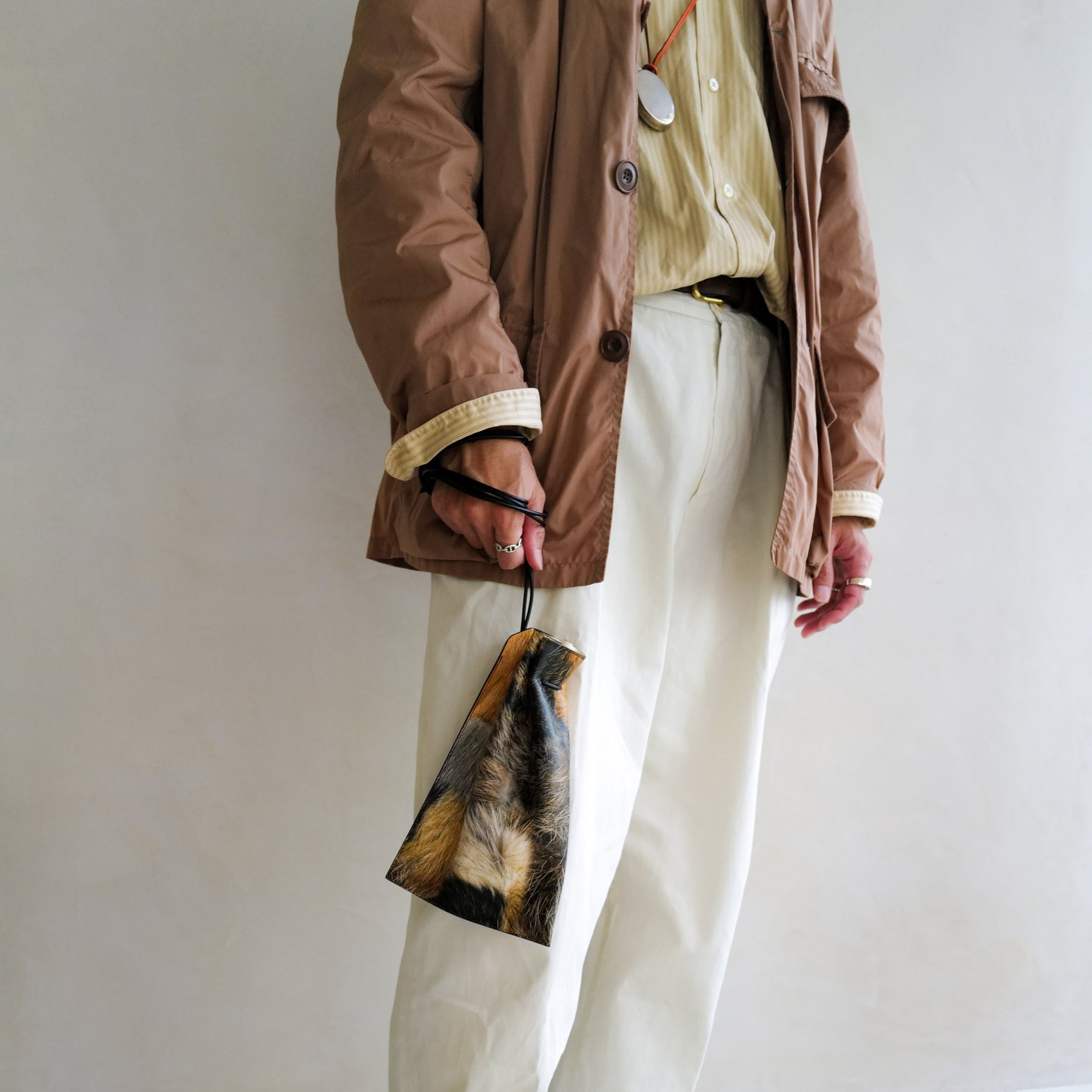 ITTI (イッチ) | HERRIE KINCHAKU POUCH - PM / TOLQ FUR (ヘリー巾着ポーチ / トルク 転写ファー) | 鞄 カバン かばん ミニ きんちゃく キンチャク ショルダー プリント レザー ブランド メンズ レディース