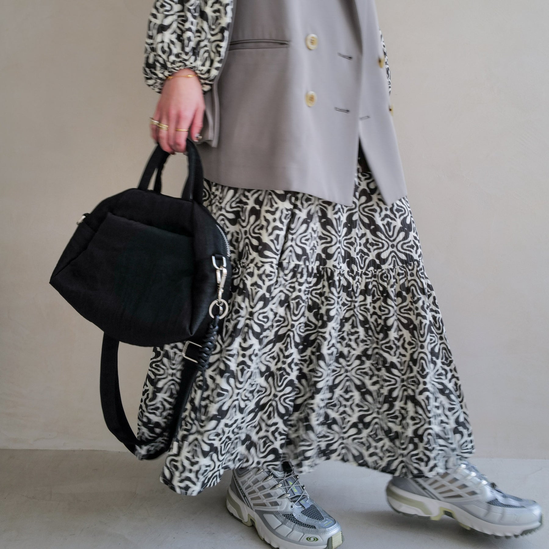 ITTI (イッチ) | ANNIE PUFFER MINI MADISON BAG / CERATO BRIGHT (アニーパファーミニマディソンバッグ / シェラトブライト) | 鞄 斜め掛け 手持ち かばん ミニ カバン ショルダー ナイロン 中綿 旅行 お出かけ 買い物 メンズ レディース ブランド ブラック 黒 black スタイリング コーディネート ファッション スナップ