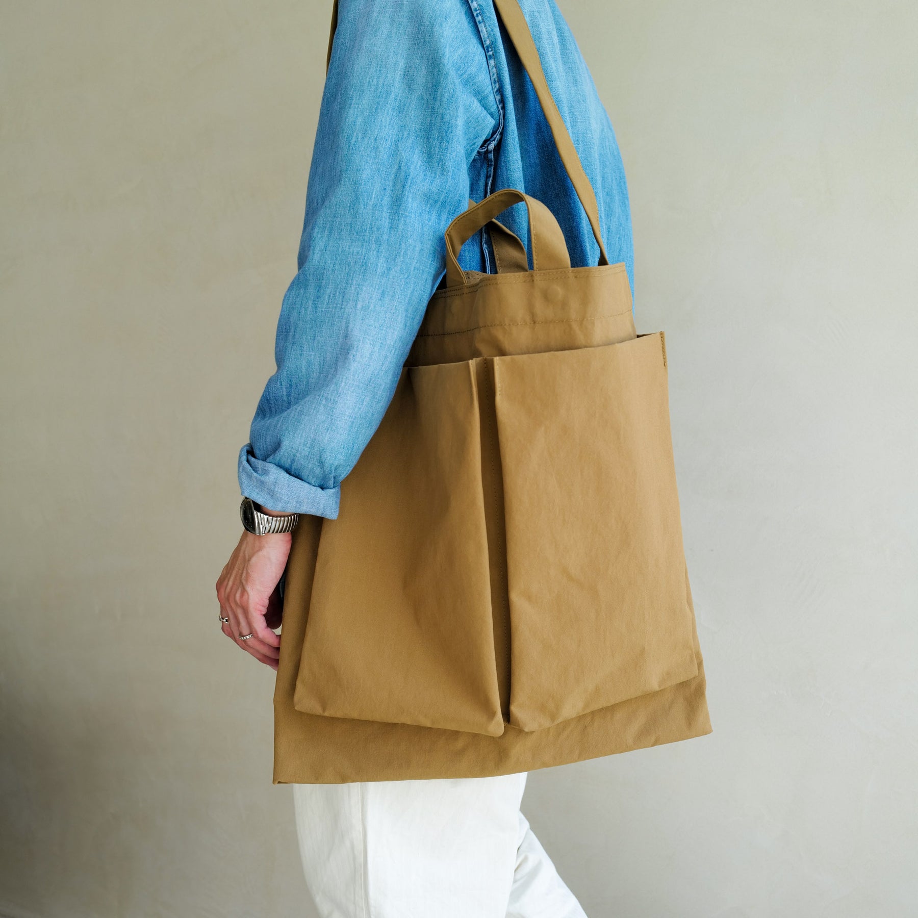 ITTI (イッチ) | ANNIE HELMET VEGETABLE BAG / CERATO WR(アニーヘルメットベジタブルバッグ) | メンズ レディース トート 鞄 エコ 買い物 野菜 ミリタリー ビッグ 大きい ナイロン 撥水 茶色 キャメル ベージュ