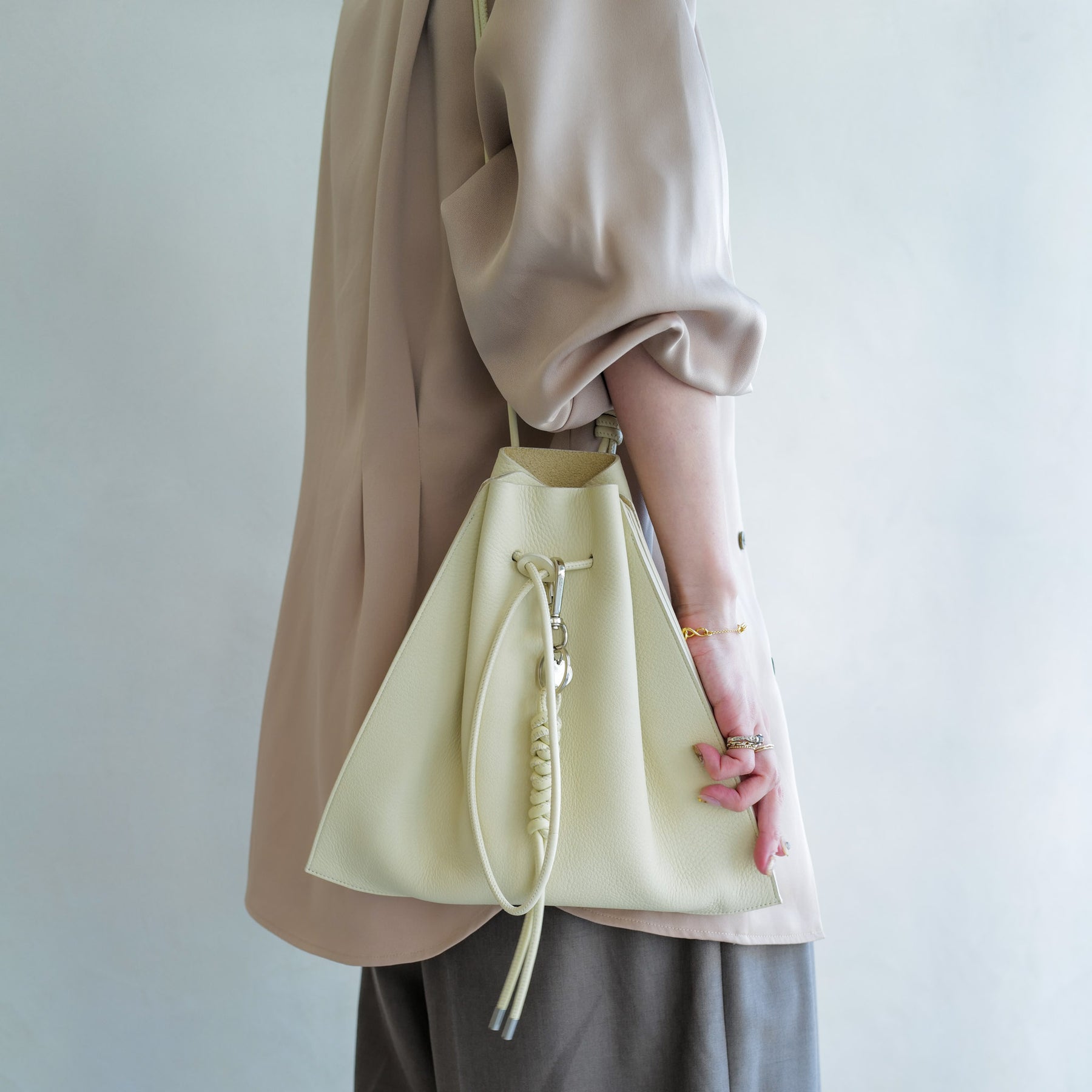 HERRIE KINCHAKU SHOULDER - MM / DIPLO SKY (ヘリー巾着ショルダー / ディプロスカイ) - ITTI (イッチ) バッグ カバン 鞄 かばん 斜め掛け メンズ レディース ブランド ブランド ドメスティック ecoo エコー デンマーク アイボリー 白 生成り ivory white オフホワイト