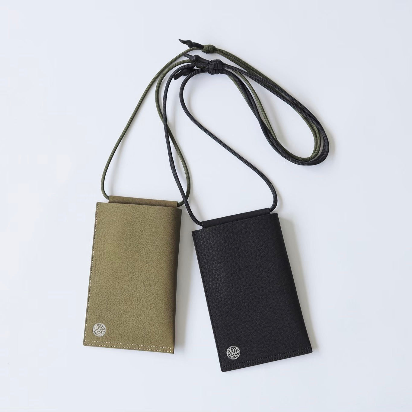 ITTI (イッチ) | HERRIE GARDEN POUCH (ヘリーガーデンポーチ) | KAKUSENEN (鶴仙園) | 別注 コラボレーション レザー ショルダー スマホ モバイル 携帯 ストラップ