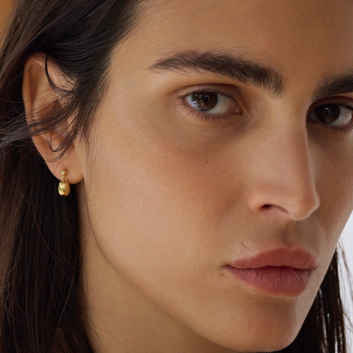 Reflection Mini Earrings - GOLD / RAGBAG (リフレクションミニイヤリング - ゴールド / ラグバッグ) - ICHI GALLERY | ジュエリー ブランド デンマーク 女性 小物 アクセサリー ギフト 贈り物 プレゼント