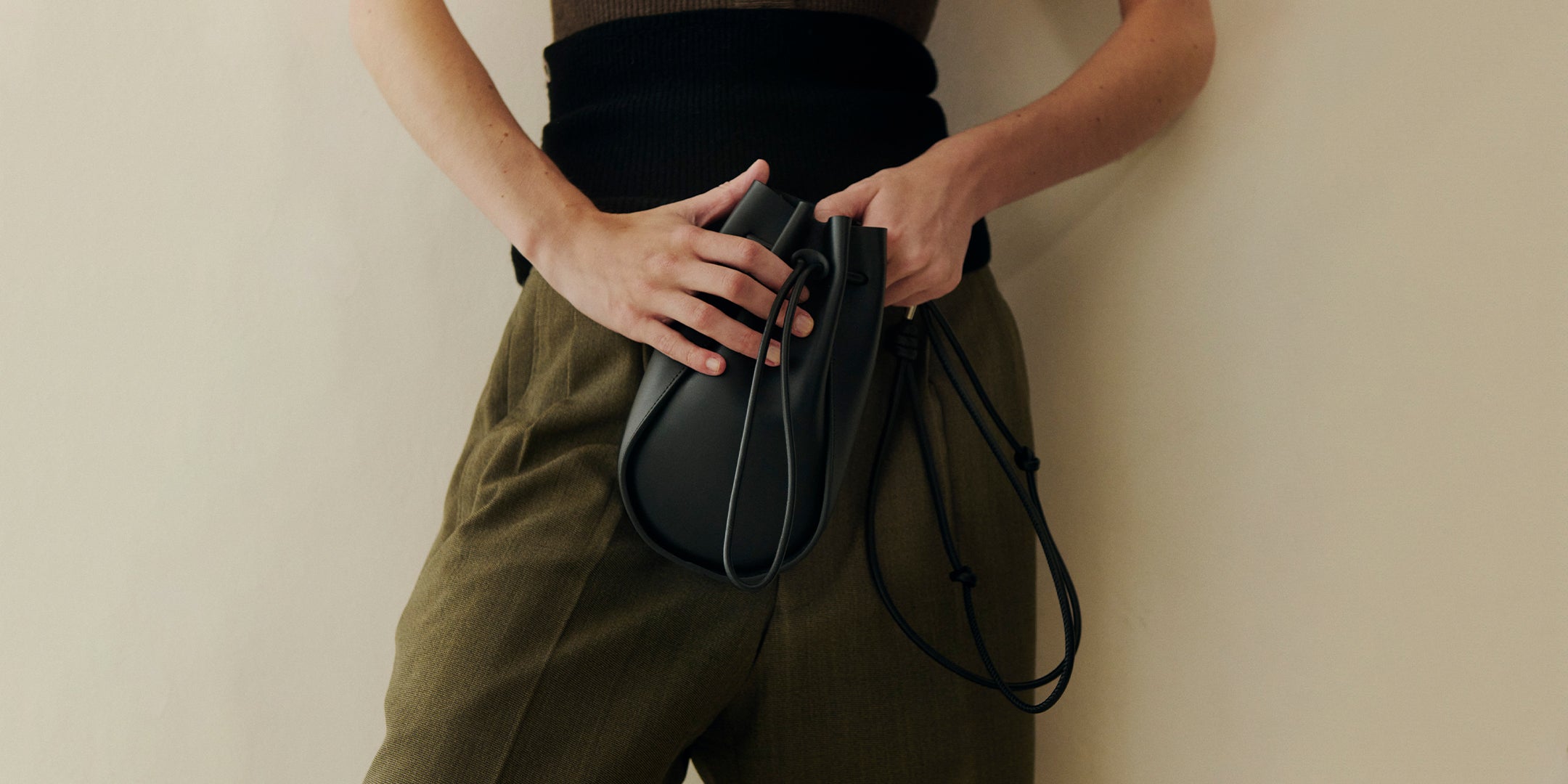 HERRIE KINCHAKU POUCH - GPM|巾着バッグ レザーポーチ ミニマル|ITTI(イッチ)公式