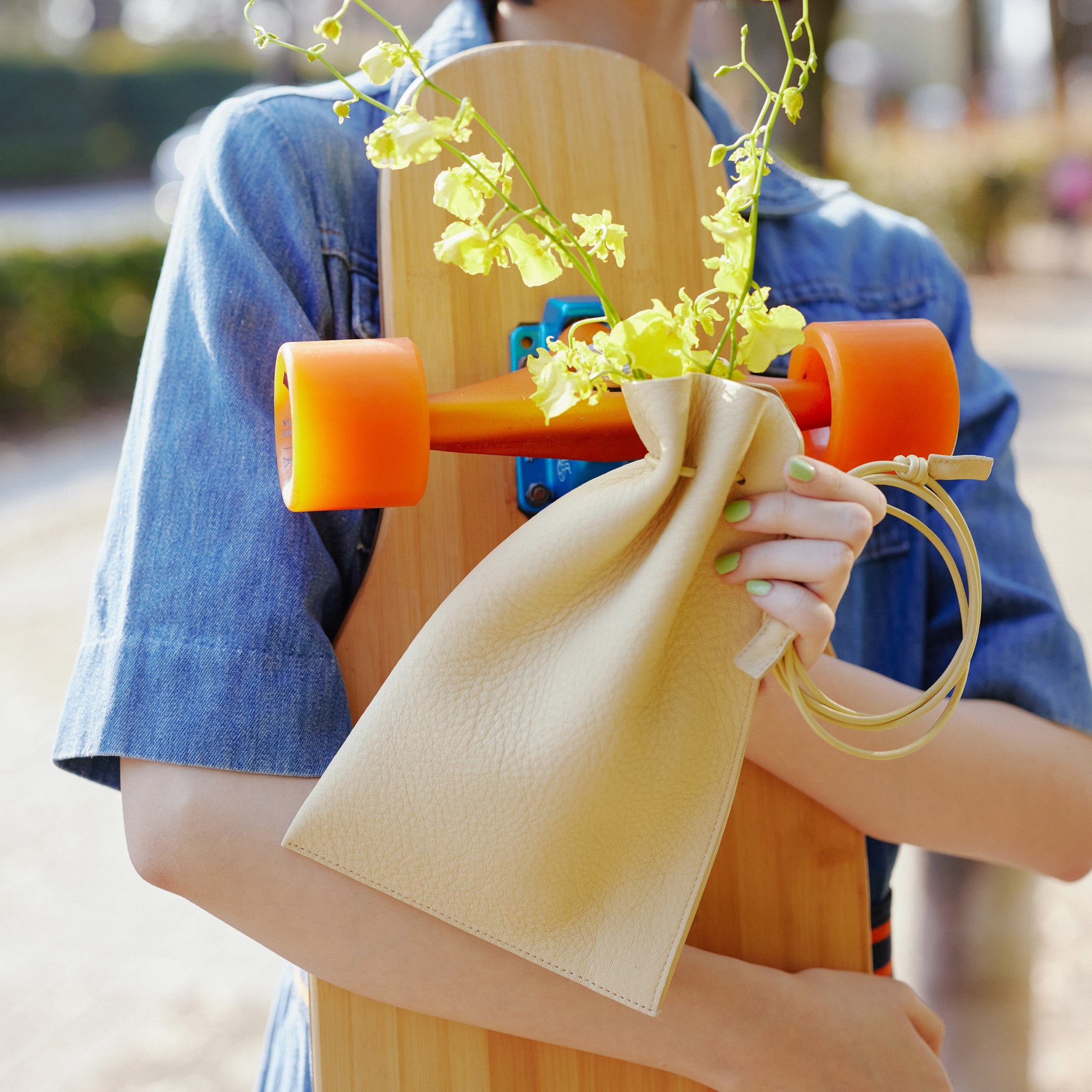 ITTI (イッチ) | HERRIE KINCHAKU POUCH - PM / DIPLO SKY(ヘリー キンチャクポーチ - ピーエム / ディプロスカイ)レザー 巾着 バッグ カバン 鞄 かばん ポーチ 本革 黒 ベージュ ブラック トープ ブラウン アイボリー 白 オフ ホワイト 贈り物 プレゼント ギフト メンズ レディース