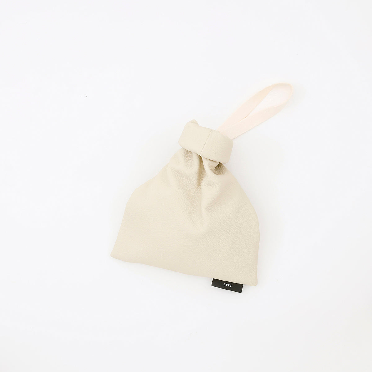 ITTI (イッチ) | ANNIE RICE BAG iii / DIPLO SKY(アニーライスバッグ/ディプロスカイ) レザー 巾着 ポーチ カバン ハンドバッグ メンズ レディース ユニセック ミニ かばん 鞄 革 黒 クロ ブラック グレージュ トープ