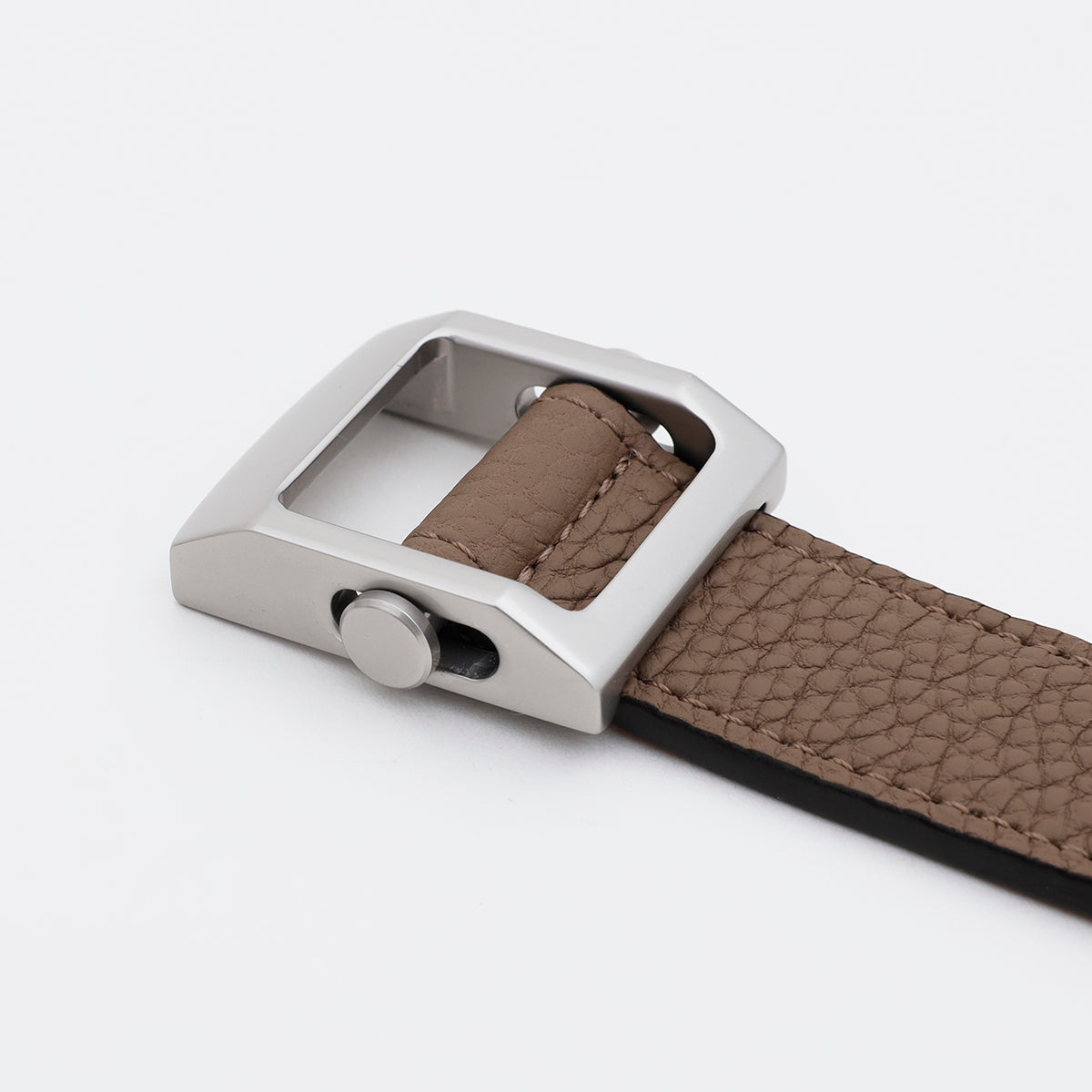 ITTI (イッチ) | HERRIE HOLELESS BELT / DIPLO FJORD(ヘリーホールレスベルト/ディプロフィヨルド)レザー 本革 ビジネス メンズ レディース シボ シュランケン 牛革 カウレザー 父の日 ギフト プレゼント 贈り物 サイズ フリー バッグル ブラック 黒 トープ グレージュ ベージュ ブラウン 茶色