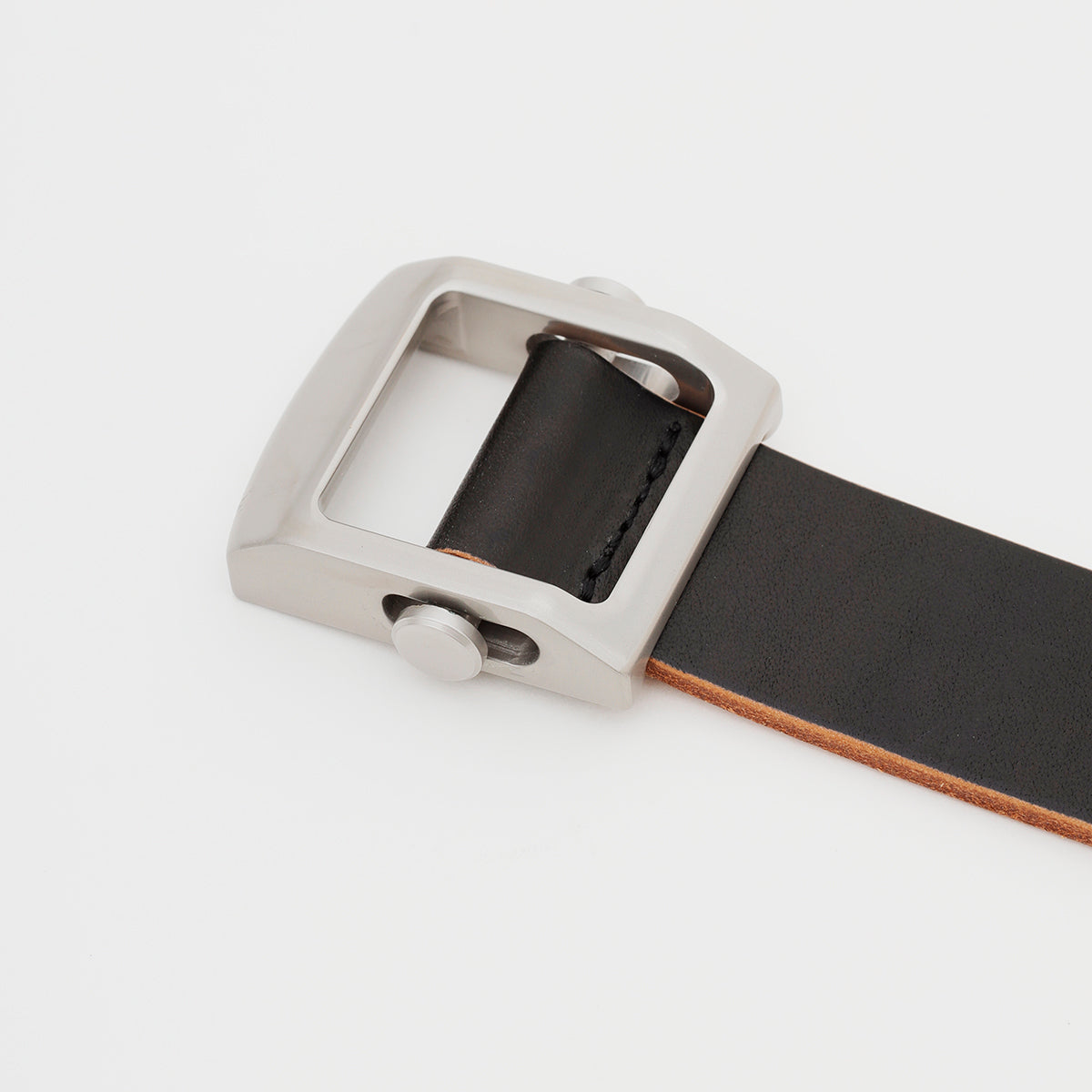 ITTI (イッチ) | HERRIE HOLELESS BELT/THUG(ヘリーホールレスベルト)レザー ガチャ 本革 メンズ レディース バックル ビジネス