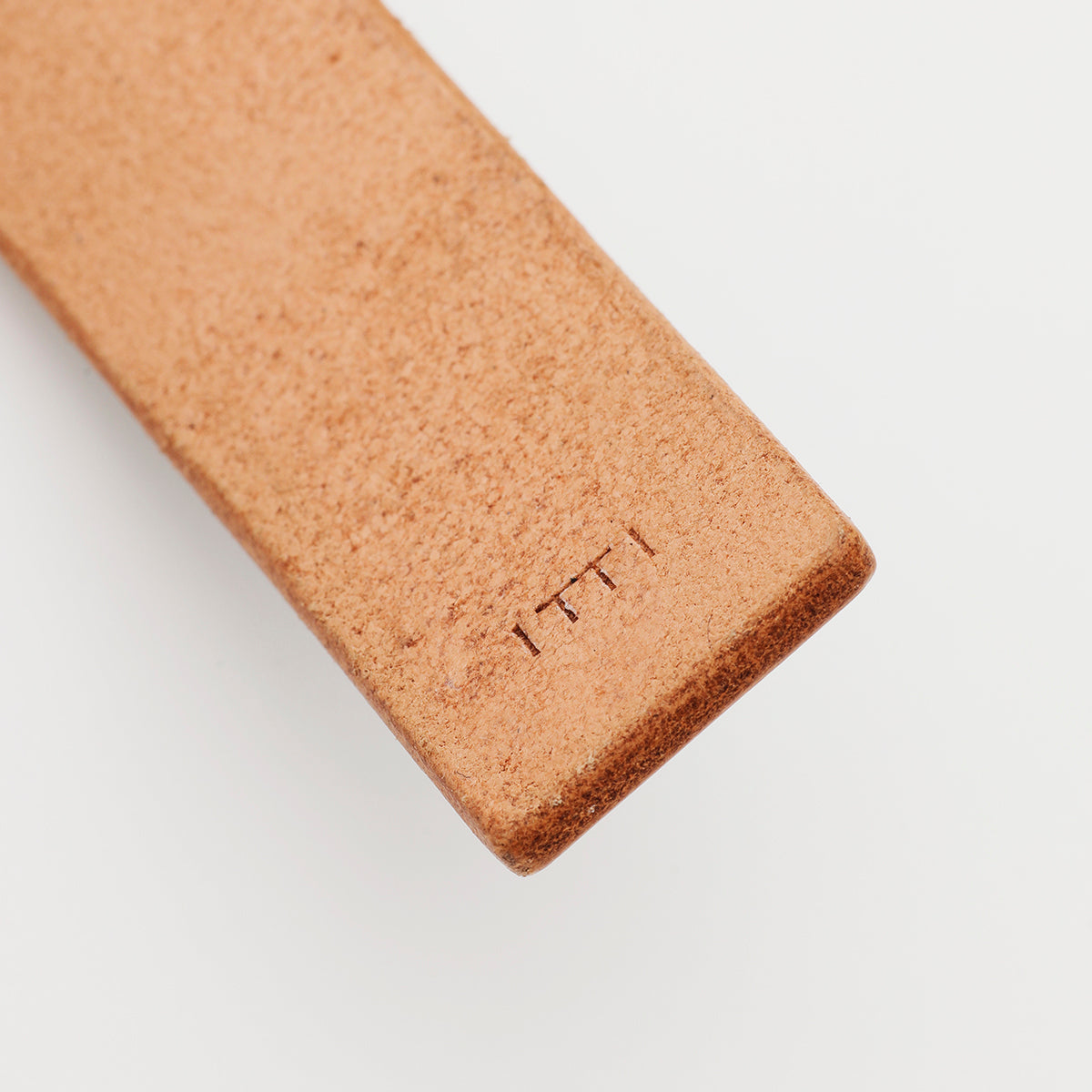 ITTI (イッチ) | HERRIE HOLELESS BELT/THUG(ヘリーホールレスベルト)レザー ガチャ 本革 メンズ レディース バックル ビジネス