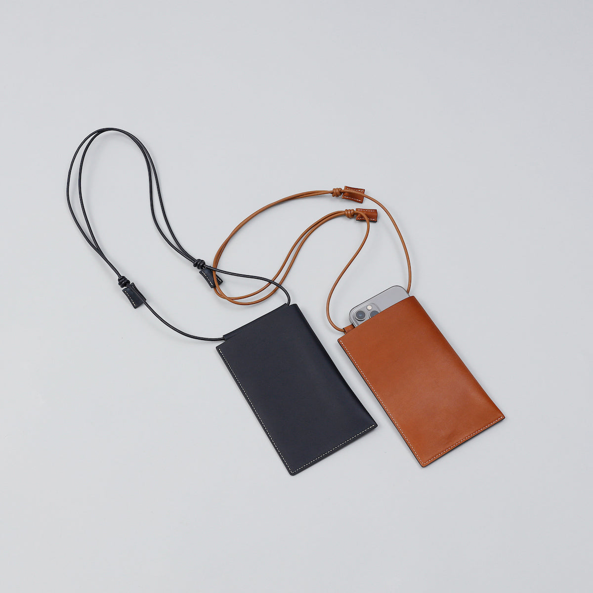 ITTI (イッチ) | HERRIE PHONE POUCH / CARIB(ヘリーフォンポーチ/カリブ)レザー 本革 モバイル スマホ 携帯 ケース ストラップ メンズ レディース