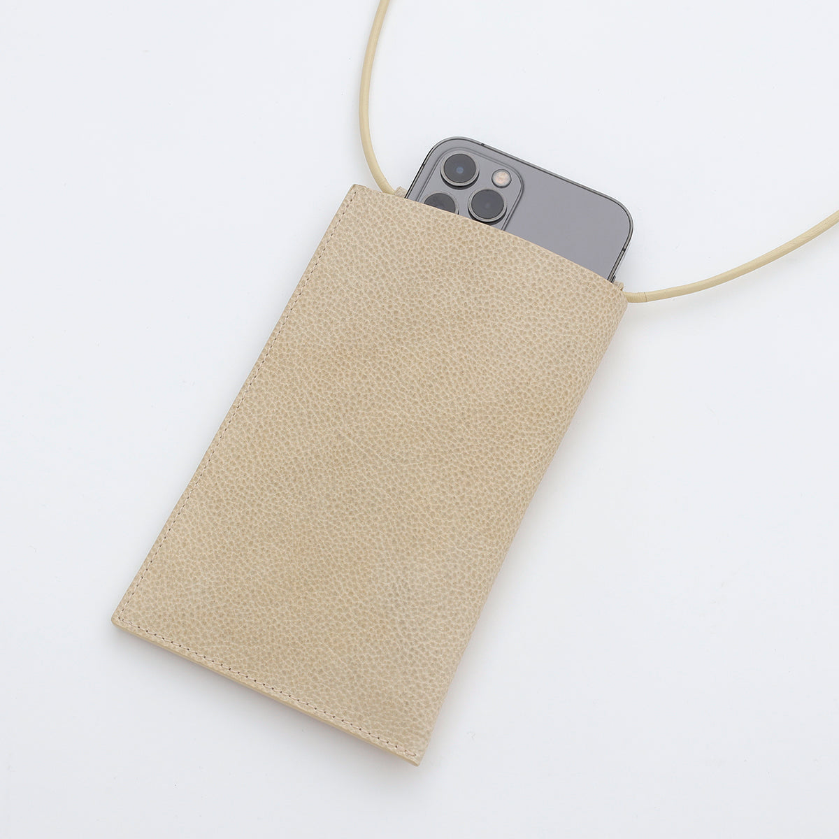 ITTI (イッチ) | HERRIE PHONE POUCH / SHIRO (ヘリーフォンポーチ / 白鞣し皮革) レザー 本革 スマホ 携帯 ショルダー ストラップ