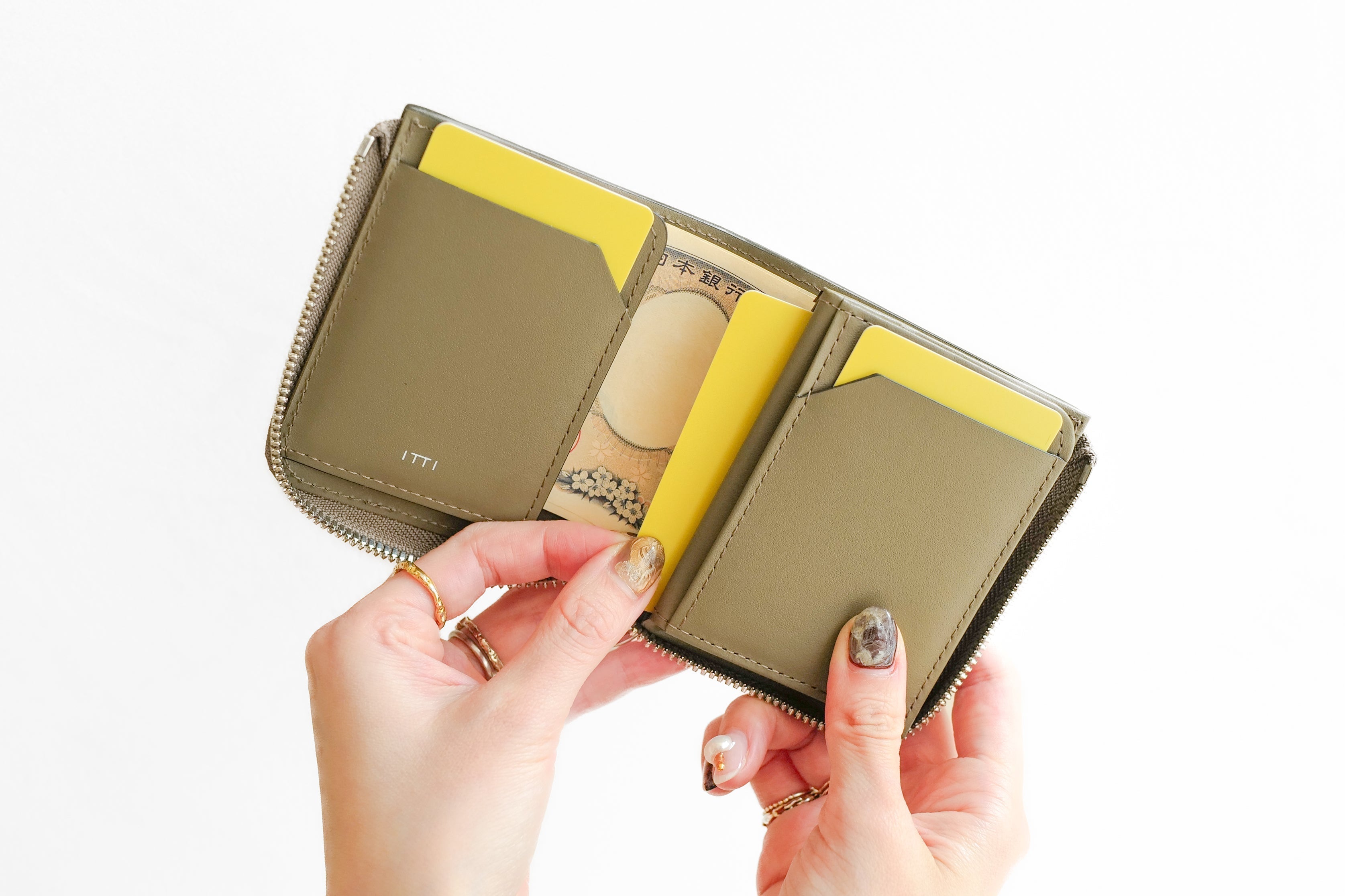 2025年12月の開運日におすすめの財布｜一粒万倍日・天赦日に新調したい