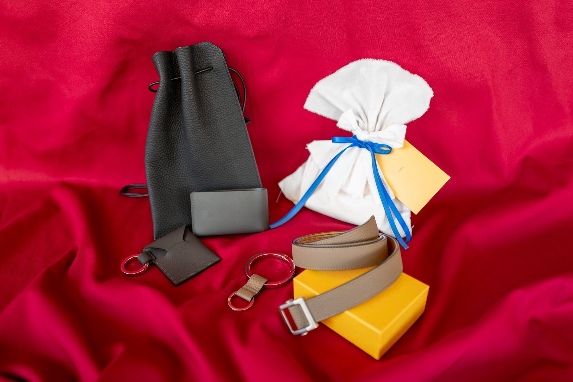 2026 Valentine’s Gift｜想いを託す、ITTIの革小物2026年 バレンタインギフト特集｜革小物・財布の贈り物｜ITTI（イッチ）公式