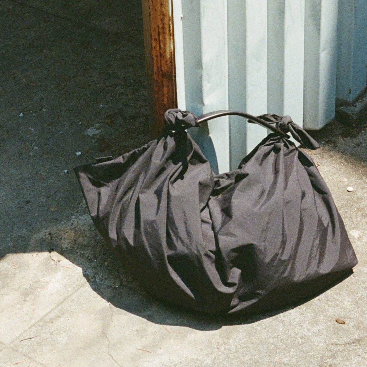 新品未使用　【ITTI/イッチ】FUROSHIKI BAG FUROSHIKI BAG（風呂敷バッグ）| 本革 トート 鞄 | ITTI（イッチ