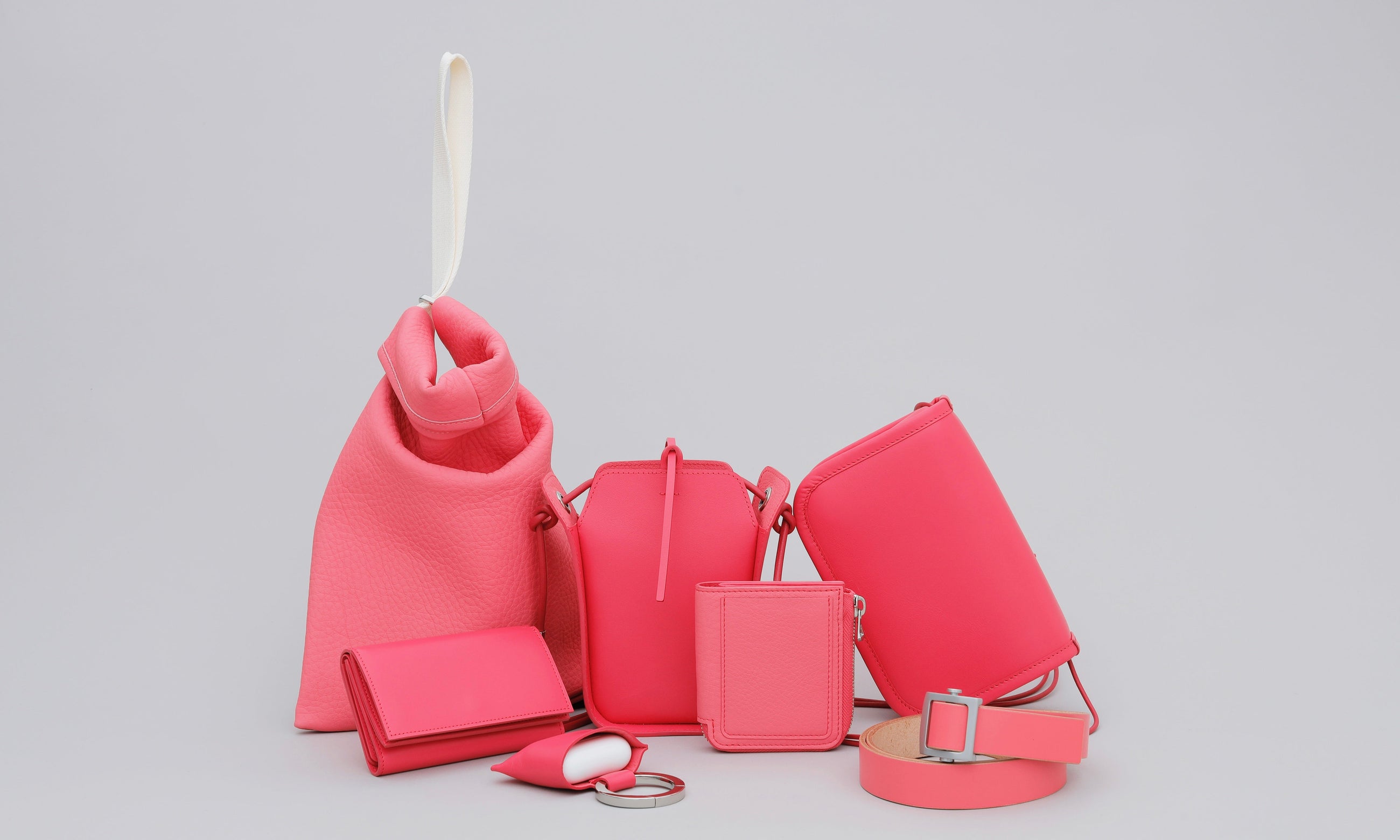 PINK (ピンク / 桃色 / 桜色 / 石竹色) | COLLECTION (コレクション / 商品一覧) - ITTI (イッチ) | レザーブランド 革小物 財布・サイフ・さいふ バッグ・カバン・鞄・かばん グッズ メンズ レディース
