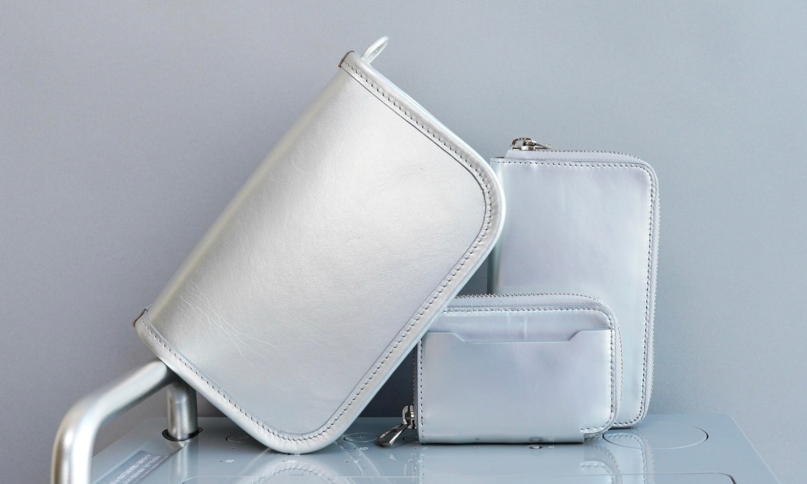 SILVER (シルバー・銀色) - ITTI (イッチ) | レザーブランドド 革小物 財布・サイフ・さいふ バッグ・鞄・かばん・カバン グッズ