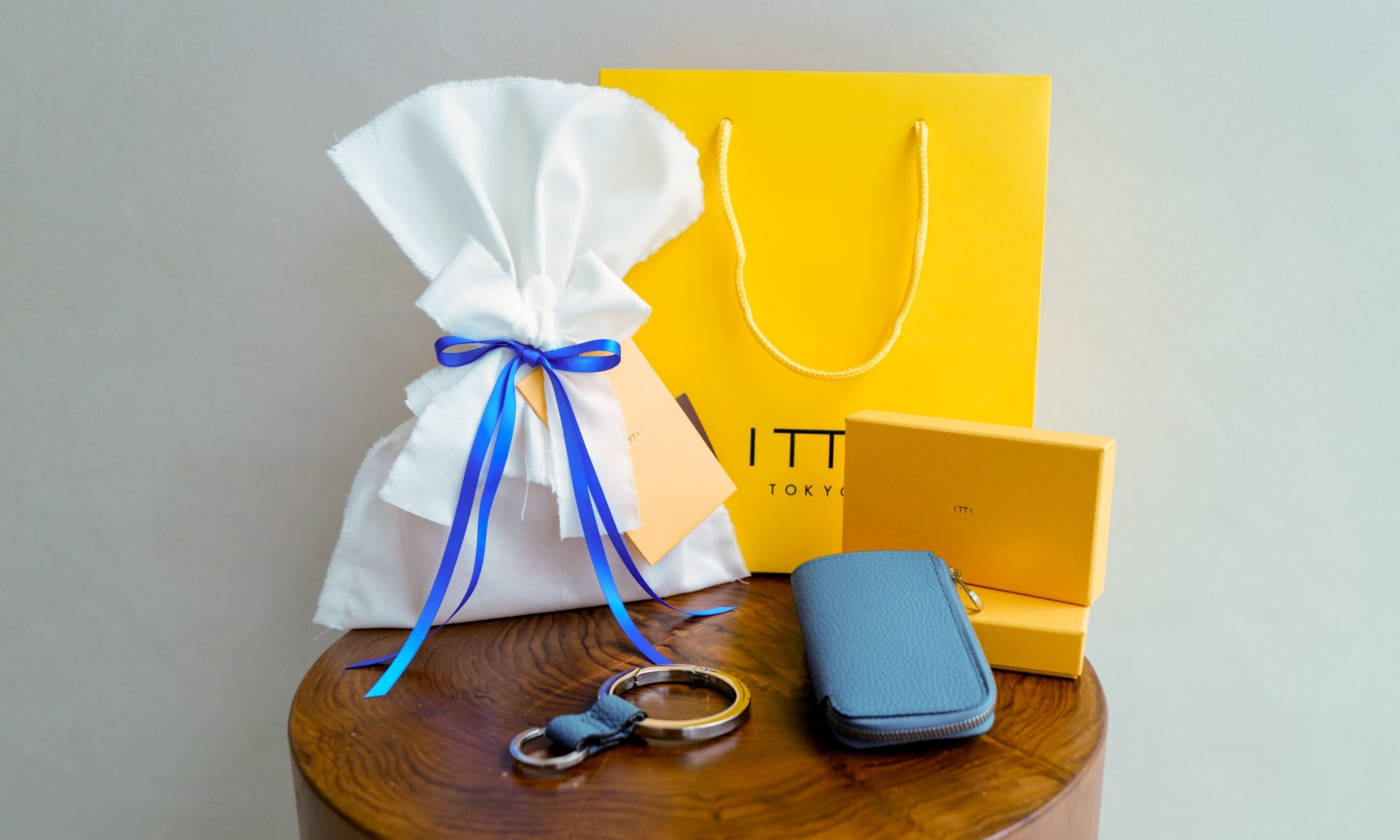 ITTI (イッチ) | GIFTS FOR FRIENDS (友人向けギフトセレクション) | クリスマス ホリデー プレゼント 贈り物 友達 皮革製品 レザー ブランド 小物