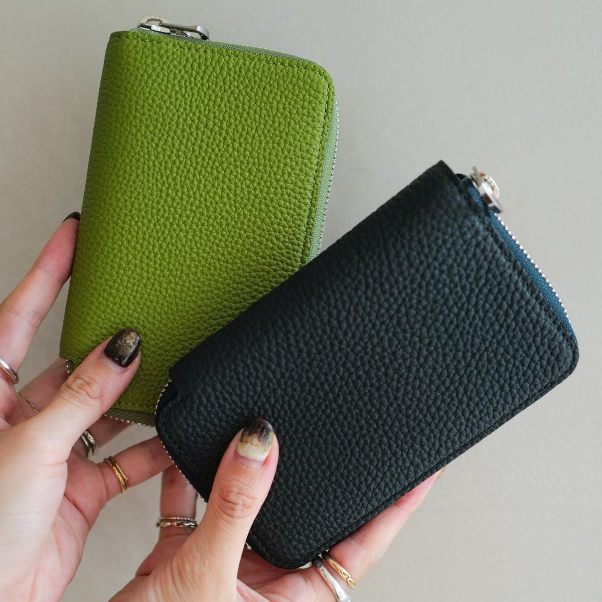ITTI ダークグリーンコンパクトミニ財布♪ 緑系（ライトグリーン・ダークグリーン）本革ミニ財布・レザー小物