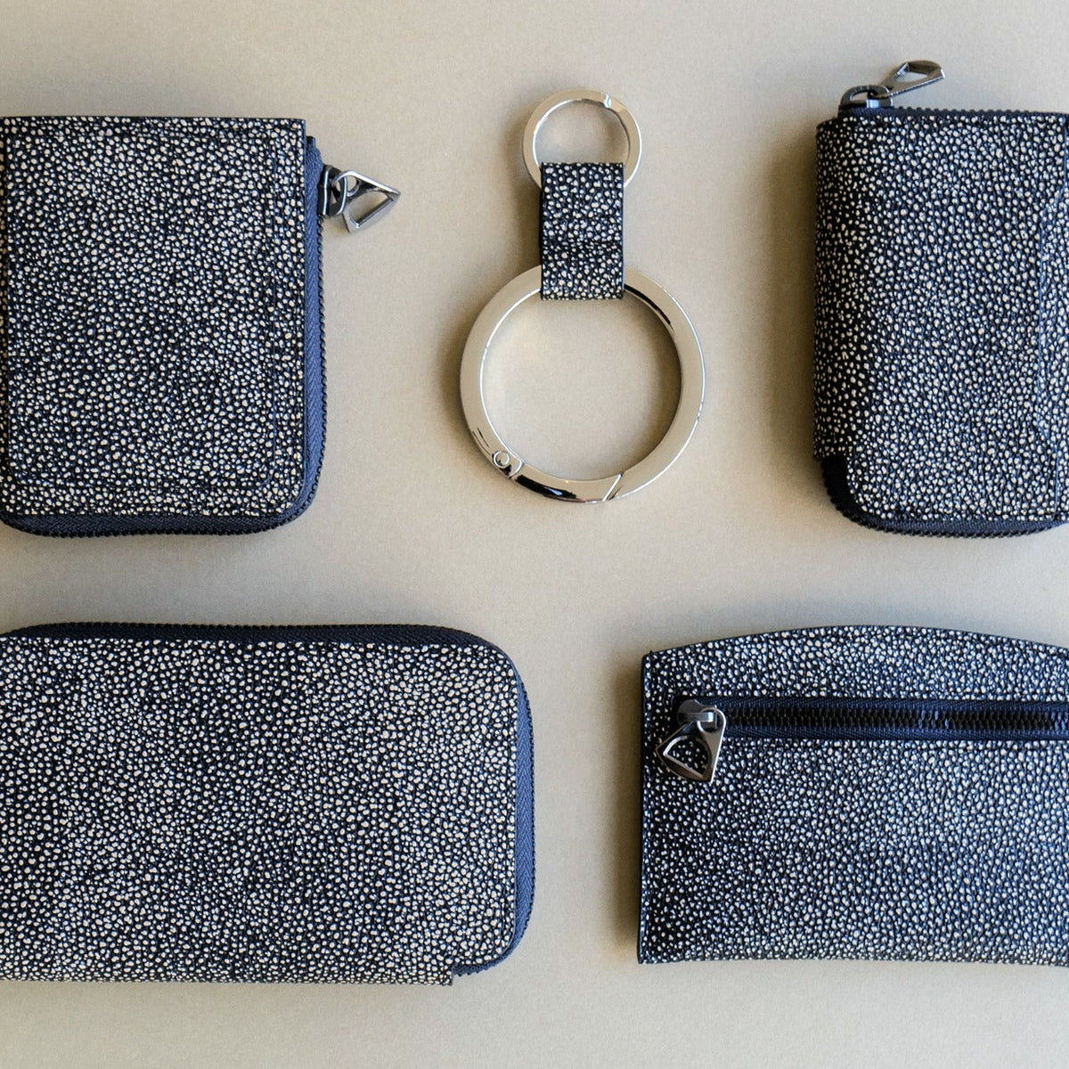 V.KUROZAN（ヴィンテージ黒桟革）財布｜ITTI（イッチ）公式｜姫路白