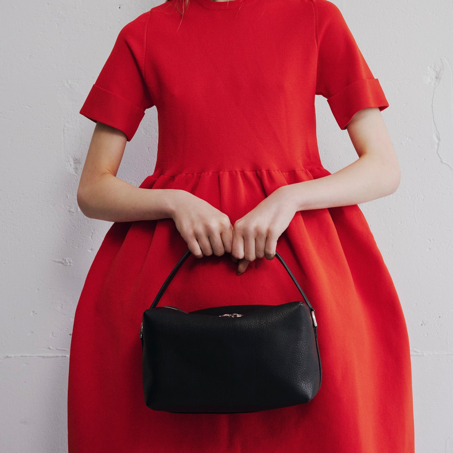 CELLIE TRAIN BAG / DIPLO NUDE｜国産レザー使用 2WAYショルダーバッグ ハンドル職人仕立て メンズ レディース ギフト｜ITTI（イッチ）公式
