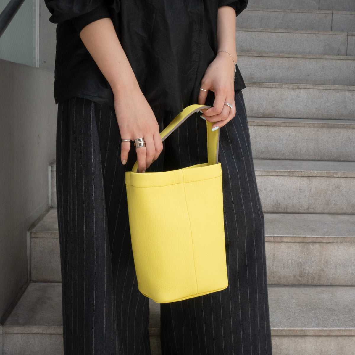 MARY BUCKET SHOULDER MINI / DIPLO SKY｜上品ミニバケットバッグ｜ITTI（イッチ）公式