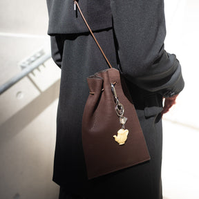 HERRIE KINCHAKU POUCH - PM / DIPLO NUDE｜国産レザー巾着ポーチ ミニバッグ メンズ レディース｜ITTI（イッチ）公式