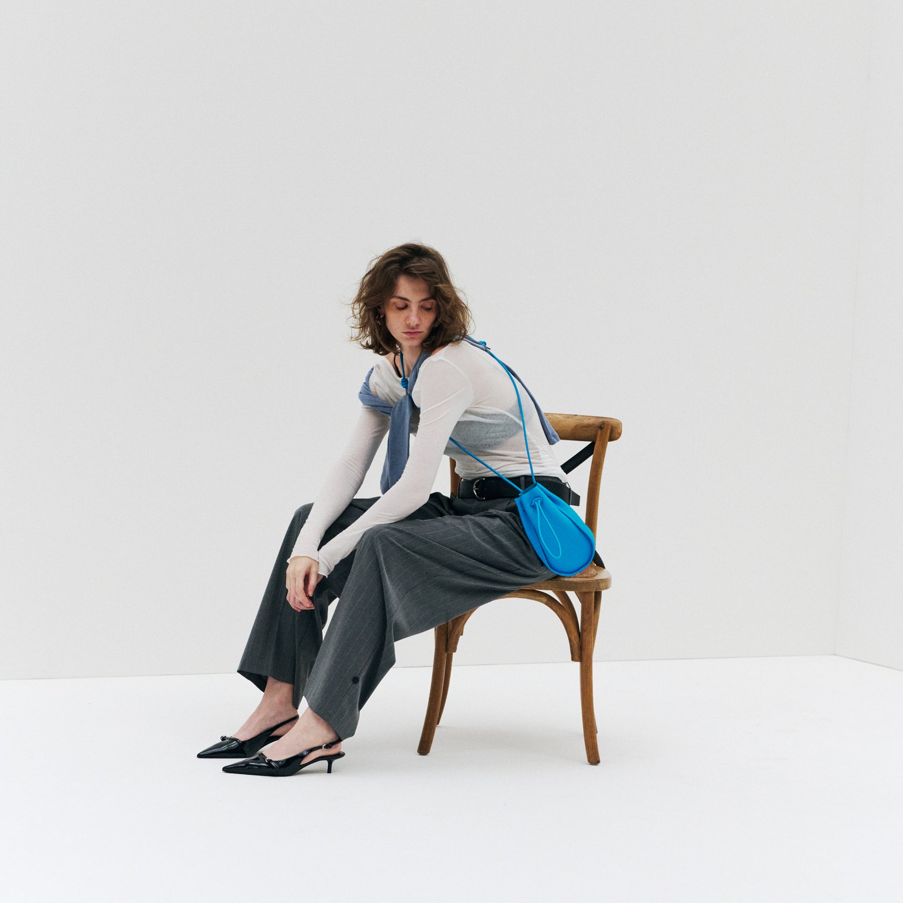 HERRIE KINCHAKU POUCH - GPM / DIPLO SKY - 25Q3｜巾着ポーチ 本革 スマホ 財布収納｜ITTI（イッチ）公式