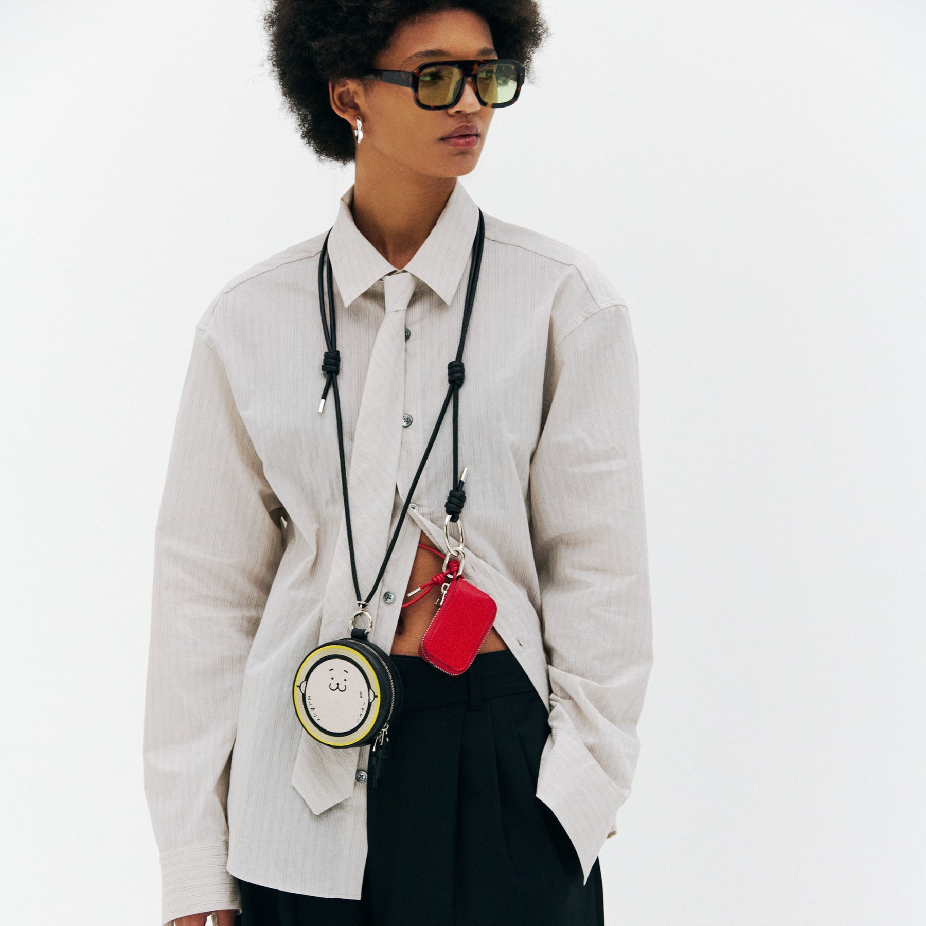 MICHELLE CIRCLE POUCH / HYOMA｜レザー サークルポーチ 刺繍ショルダー｜ITTI（イッチ）公式