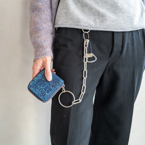 CRISTY POLICE CHAIN CHARM / CROCO｜クロコダイル レザーチャーム ウォレット キーチェーン 直営限定 栓抜き付き｜ITTI（イッチ）公式