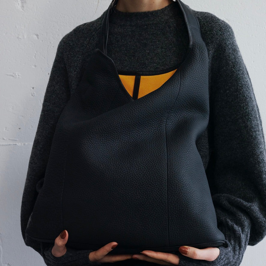 BONNIE HOBO BAG MM / DIPLO SKY｜サステイナブルレザー使用 本革ワンショルダーバッグ 軽量 メンズ レディース ギフト｜ITTI（イッチ）公式