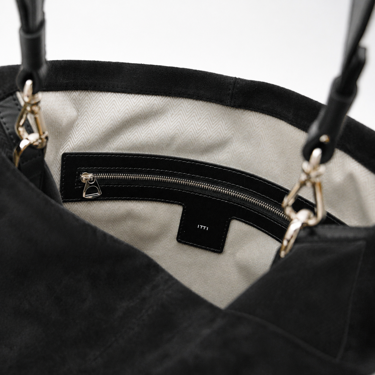 BONNIE BUCKET SHOULDER / MOSSA LDN｜高機能スエード×洗練デザイン バケットバッグ｜ITTI（イッチ）公式