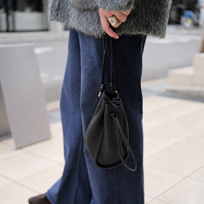 HERRIE KINCHAKU POUCH – GPM / DIPLO SKY｜巾着ポーチ 本革 スマホ 財布収納｜ITTI（イッチ）公式