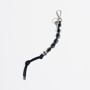 ITTI (イッチ) - CRISTY RING CHAIN KNOT CHARM / STCOW (クリスティリングチェーンノットチャーム / ステッチカウレザー) | キーホルダー 鍵 リング レザー ブランド メンズ レディース 贈り物 ギフト プレゼント アイボリー ブラック 黒