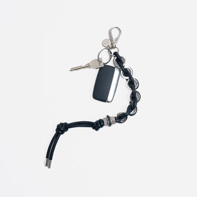 ITTI (イッチ) - CRISTY RING CHAIN KNOT CHARM / STCOW (クリスティリングチェーンノットチャーム / ステッチカウレザー) | キーホルダー 鍵 リング レザー ブランド メンズ レディース 贈り物 ギフト プレゼント アイボリー ブラック 黒
