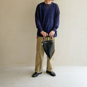 CELLIE BERLINGOT SAC / DIPLO SKY｜2層構造レザークラッチバッグ｜メンズ 着用画像 スタイリング コーディネート｜ITTI（イッチ）公式