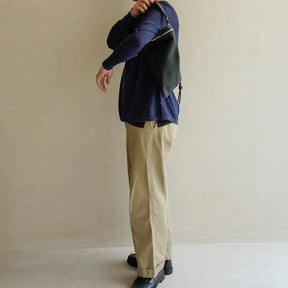 CELLIE BERLINGOT SAC / DIPLO SKY｜2層構造レザークラッチバッグ｜メンズ 着用画像 スタイリング コーディネート｜ITTI（イッチ）公式