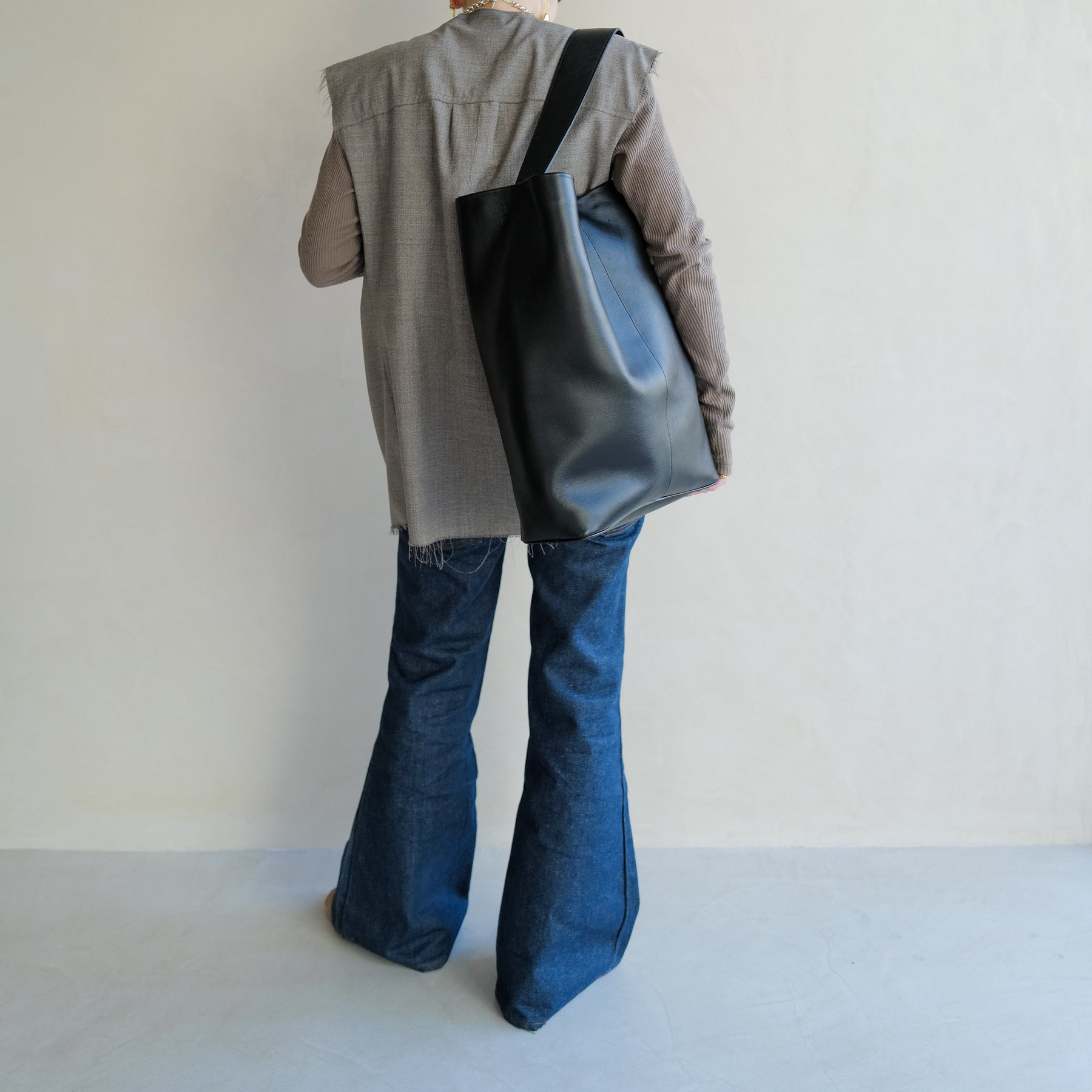 ITTI (イッチ) | MARY BUCKET SHOULDER MM / RAPTO FLEX (マリーバケットショルダー / ラプトフレックス) | トート バッグ 鞄 カバン かばん スムース 本革 日本製 大きい ビッグ トート 肩がけ メンズ レディース ブラック 黒