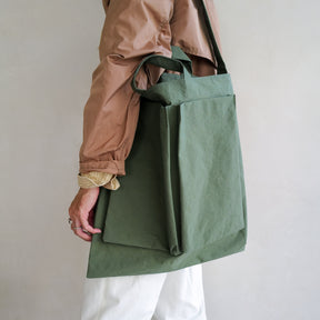 ITTI (イッチ) | ANNIE HELMET VEGETABLE BAG / V.CERATO (アニーヘルメットベジタブルバッグ / ヴィンテージシェラト) | 鞄 バッグ かばん カバン ナイロン 撥水 メンズ レディース ショルダー 斜め掛け 手持ち ハンドル 大きい ビッグ グリーン ライト 黄緑 コーディネート ファッション スナップ スタイリング