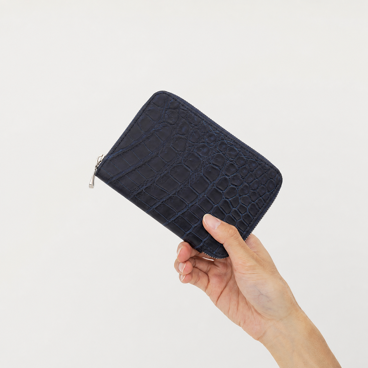 CRISTY STUFFING MID WLT .5 / AI CROCO｜クロコダイル 本革 レザー ミディアム財布 メンズ レディース ビジネス 藍染 インディゴ｜ITTI (イッチ) 公式