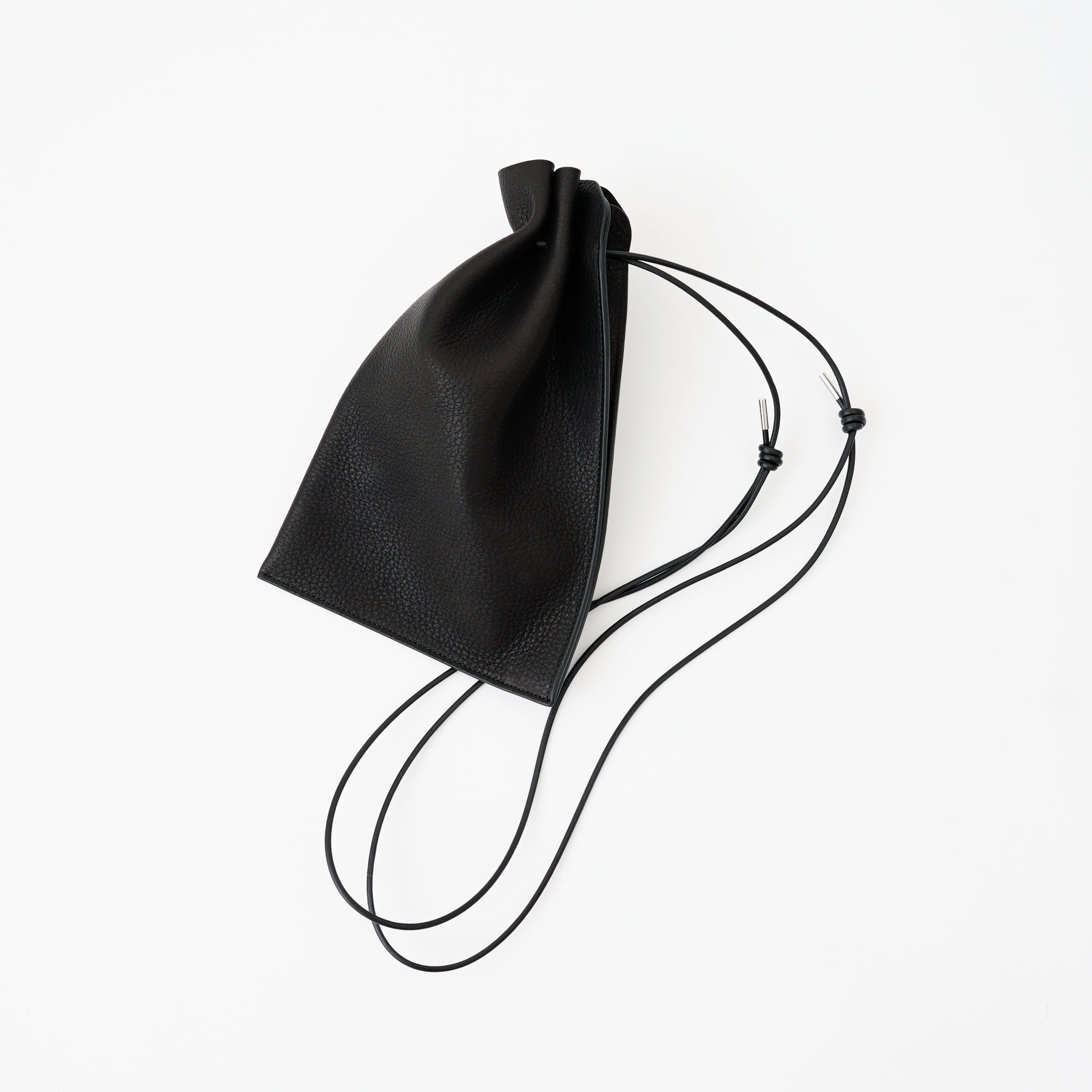 HERRIE KINCHAKU POUCH - PM / DIPLO NUDE｜国産レザー巾着ポーチ ミニバッグ メンズ レディース｜ITTI（イッチ）公式